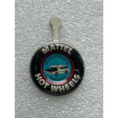 Hot Wheels Redline Button - The Heavyweights Ambulance