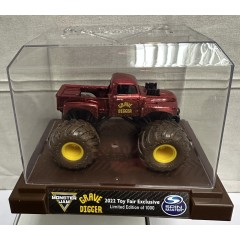 Spin Master Monster Jam 2022 Grave Digger Primer Pickup Toy Fair Exclusive